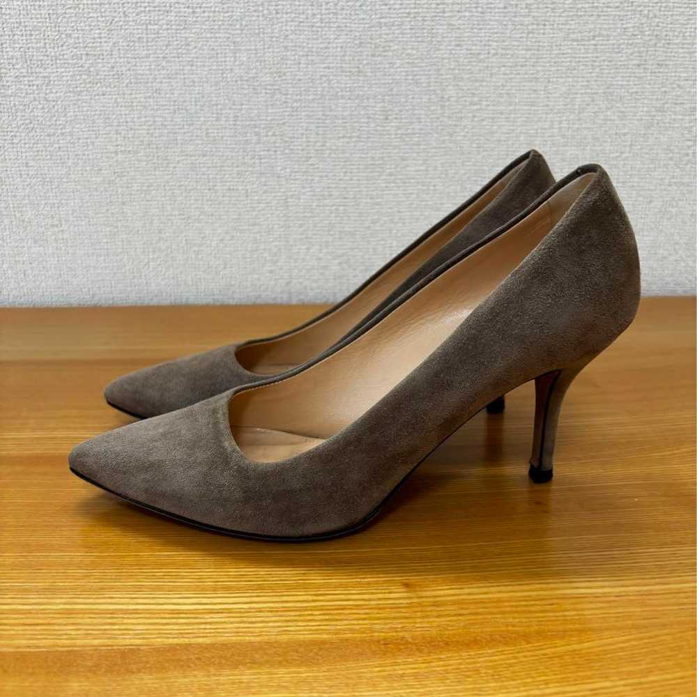 PELLICO Perico suede pumps in a beige-gray color … - image 2