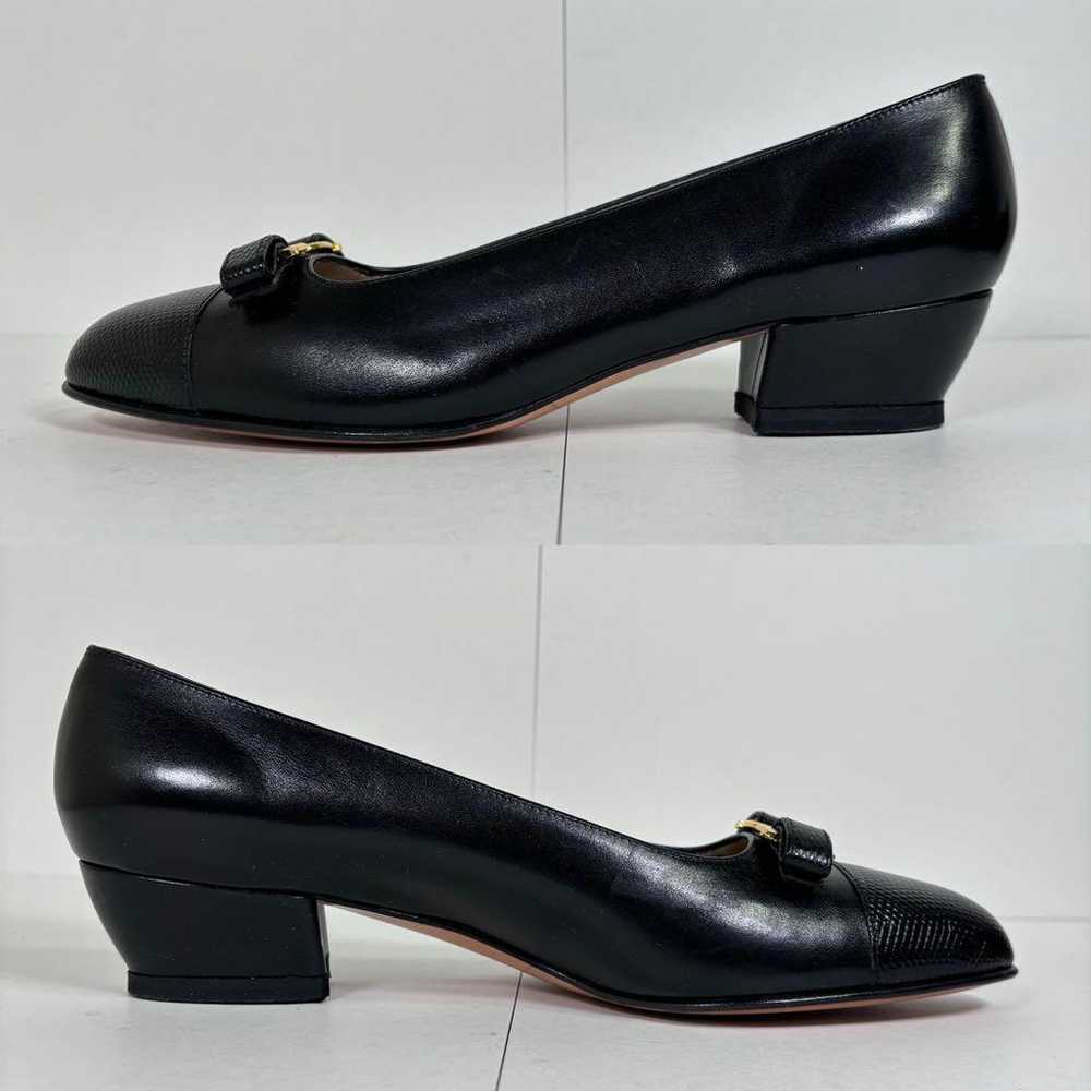 Excellent condition Ferragamo 23 pumps Gancini bl… - image 10