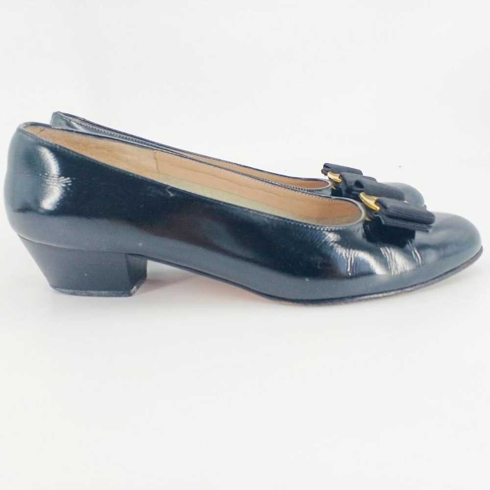 ☆Excellent condition☆ Ferragamo Varina Bow Leathe… - image 2