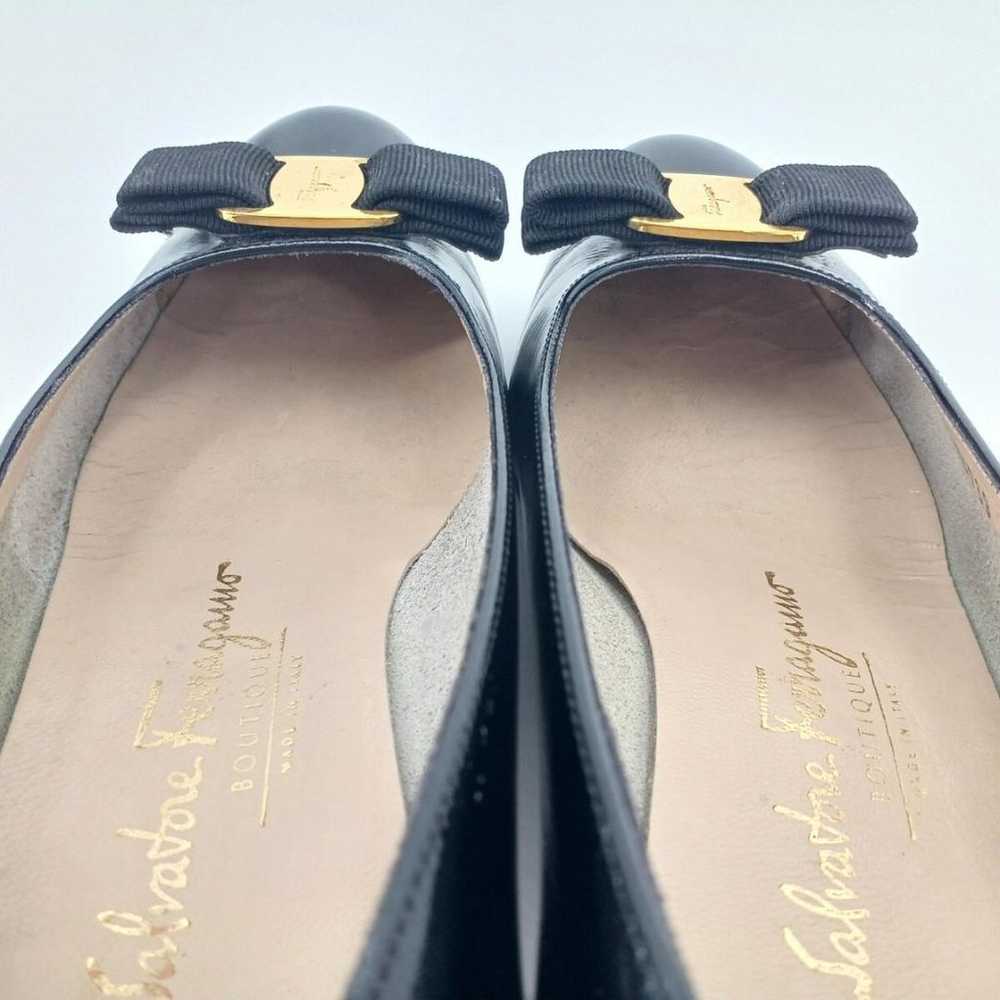 ☆Excellent condition☆ Ferragamo Varina Bow Leathe… - image 4