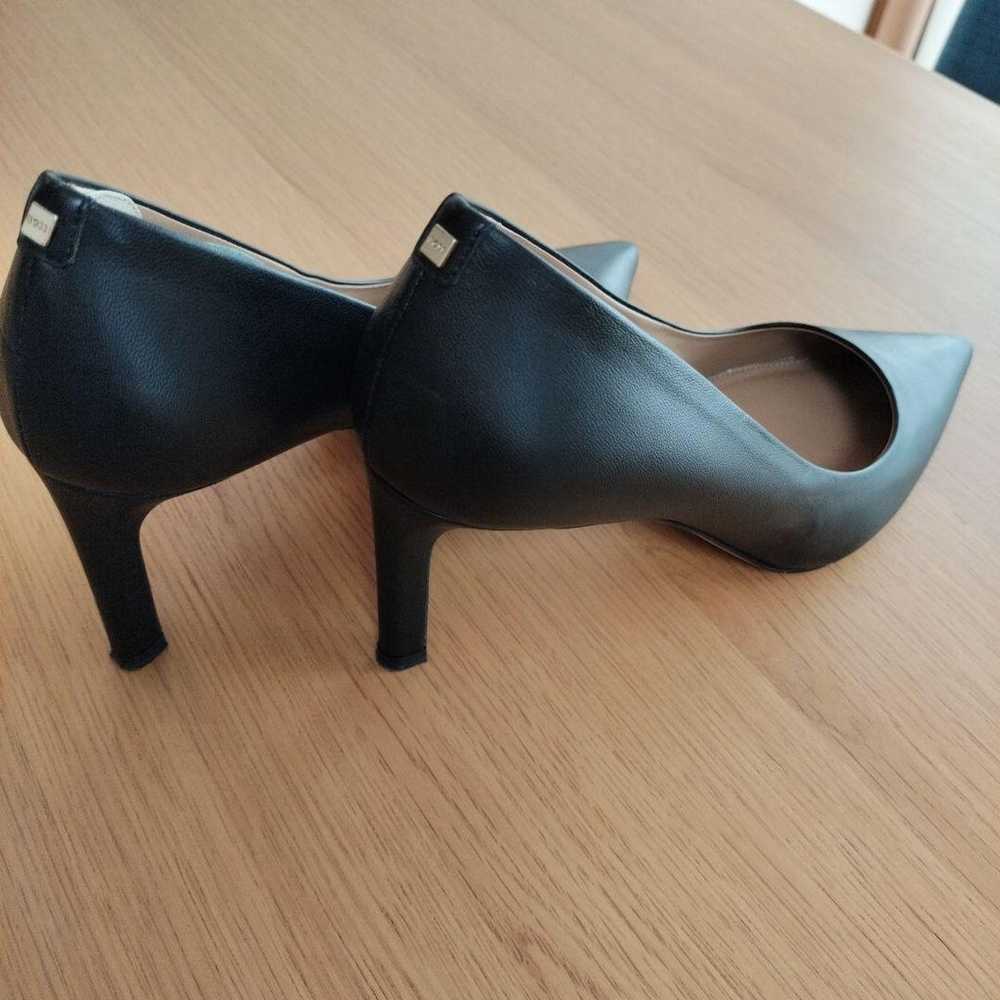 BOSS Black High-heeled Pumps Size 38. - image 4