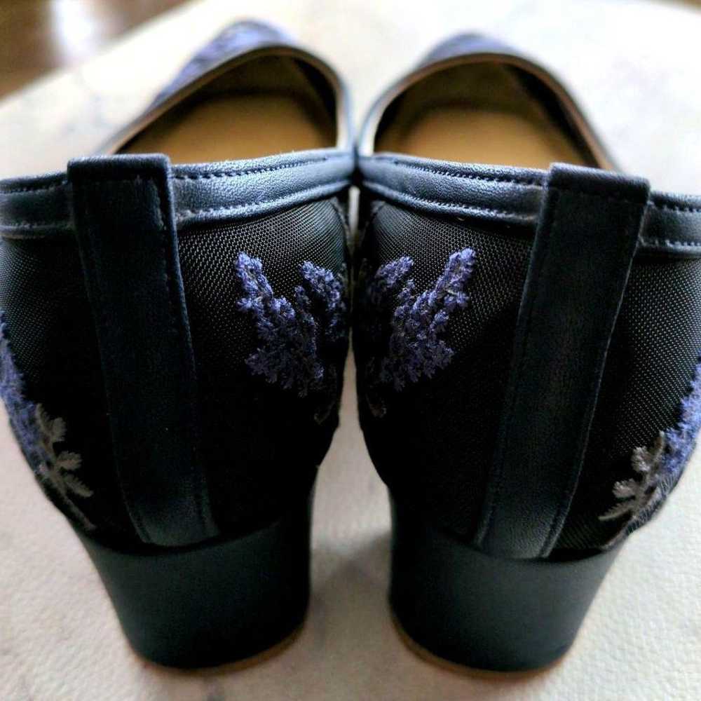 DIANA Lavender Embroidered Lace Pumps Navy 23.5cm - image 5