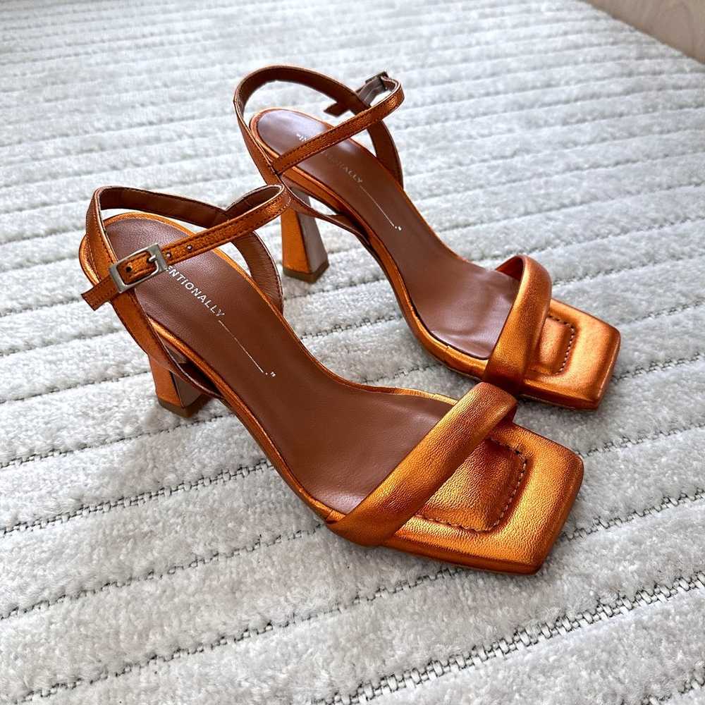 Intentionally Blank Yuxta Metallic Heel Sandals i… - image 2