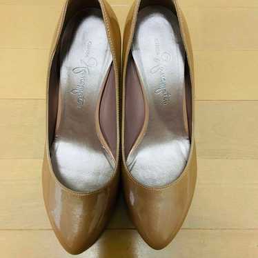 Kanematsu Beautiful Leg Pumps, Excellent Condition