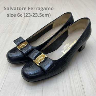 ■ Salvatore Ferragamo Vara Ribbon Pumps