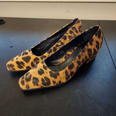 Excellent Marion Parke Leopard print suede  pumps 