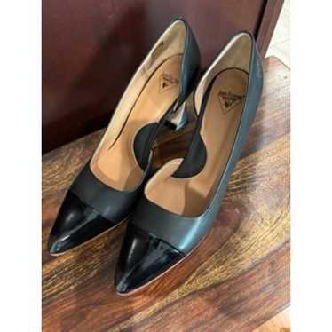 RARE John Fluevog BIG PRESENCE STEINEM Black Heels