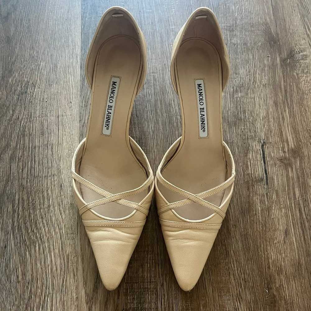 manolo blahnik beige kitten heels - image 1