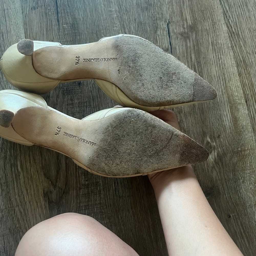 manolo blahnik beige kitten heels - image 3