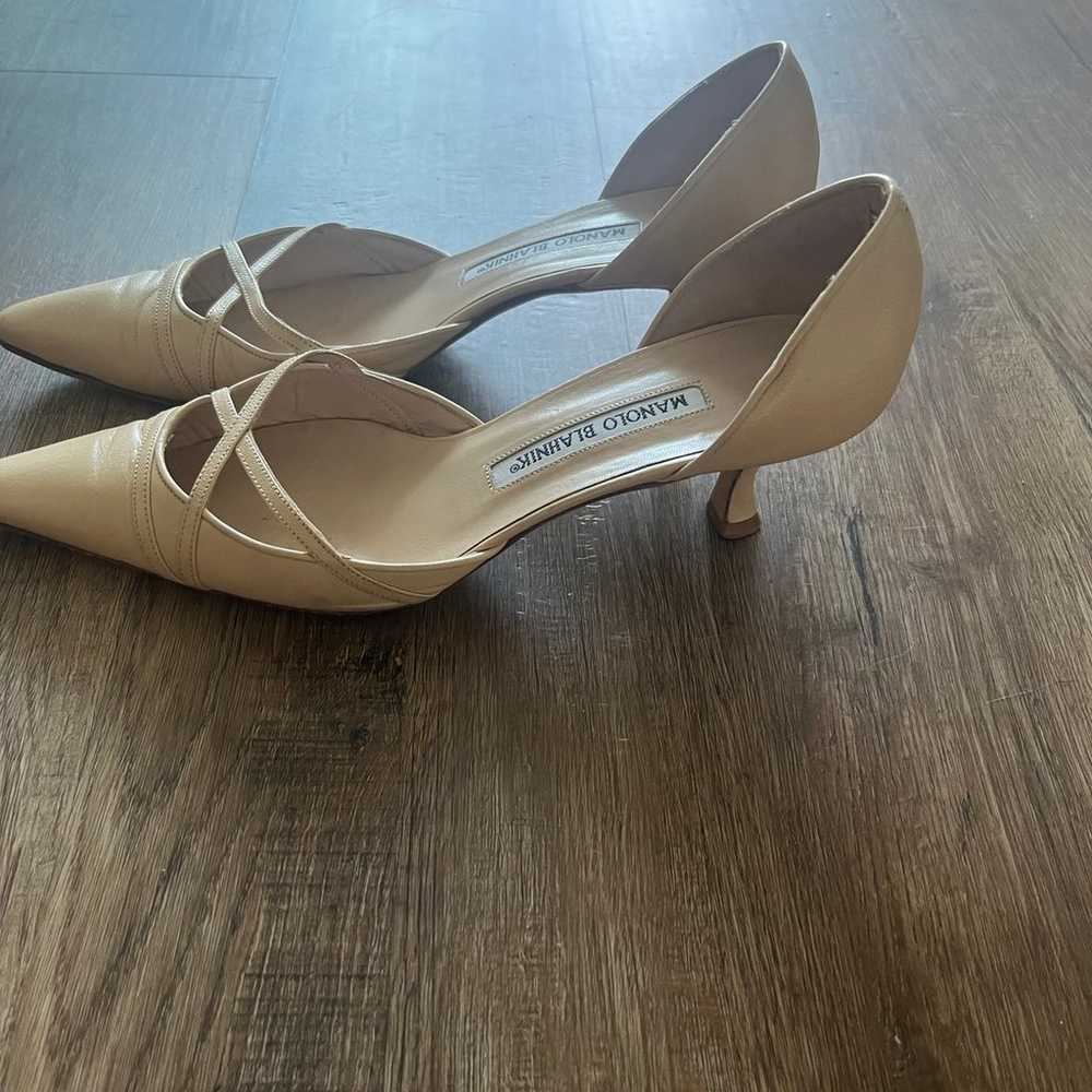 manolo blahnik beige kitten heels - image 4