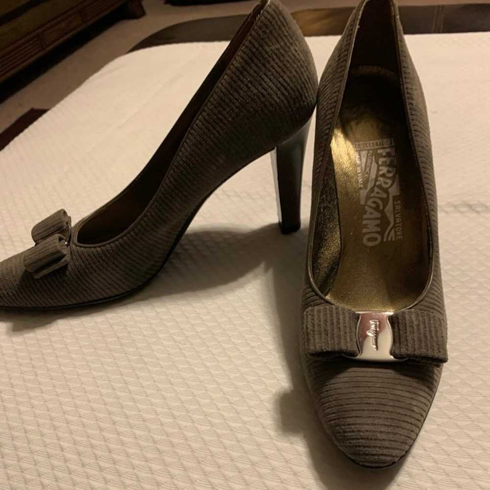 Salvatore Ferragamo grey suede pumps - image 2