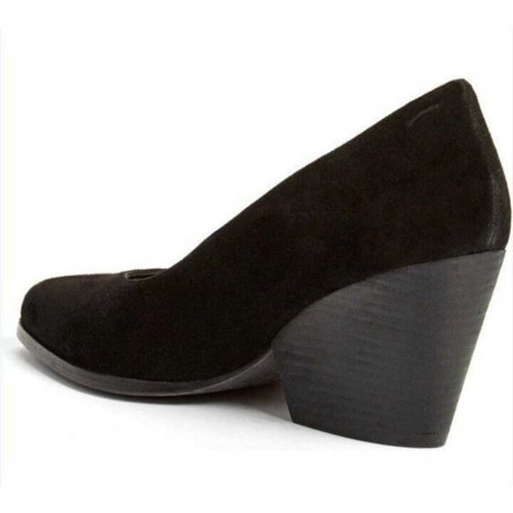 Eileen Fisher Hawk Suede Pump - image 4