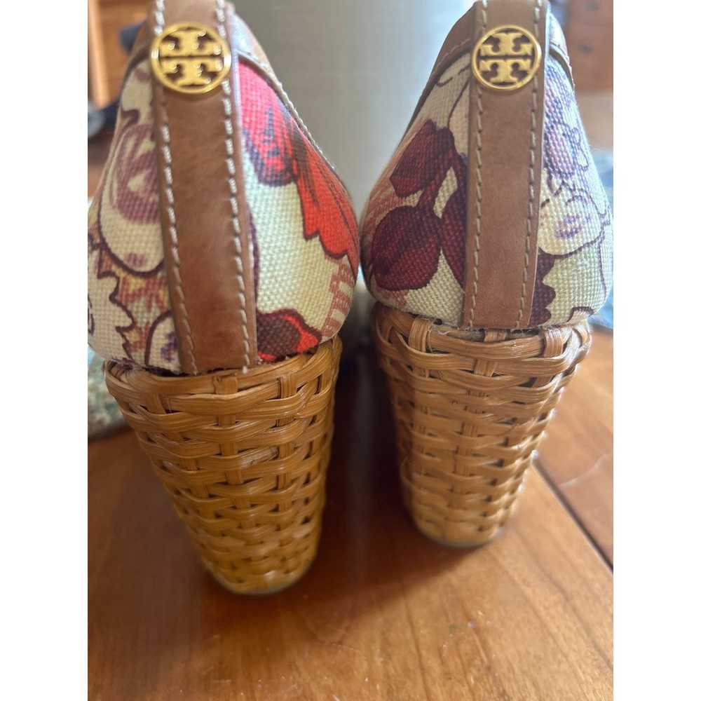 Tory Burch Floral Fabric Straw Woven Wedge Heels … - image 4