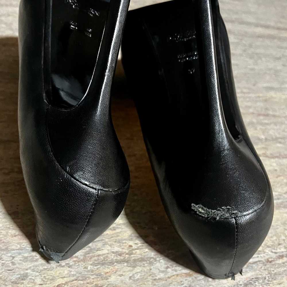 Yves Saint Laurent black leather high Heels shoes - image 6