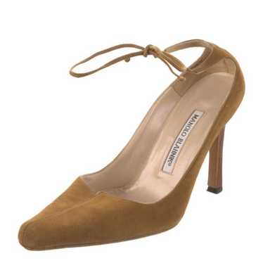 Manolo Blahnik Tan Suede Pumps