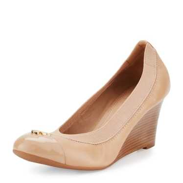 Tory Burch Logo 65mm Jolie Cap Toe Nude Tan Wedge… - image 1