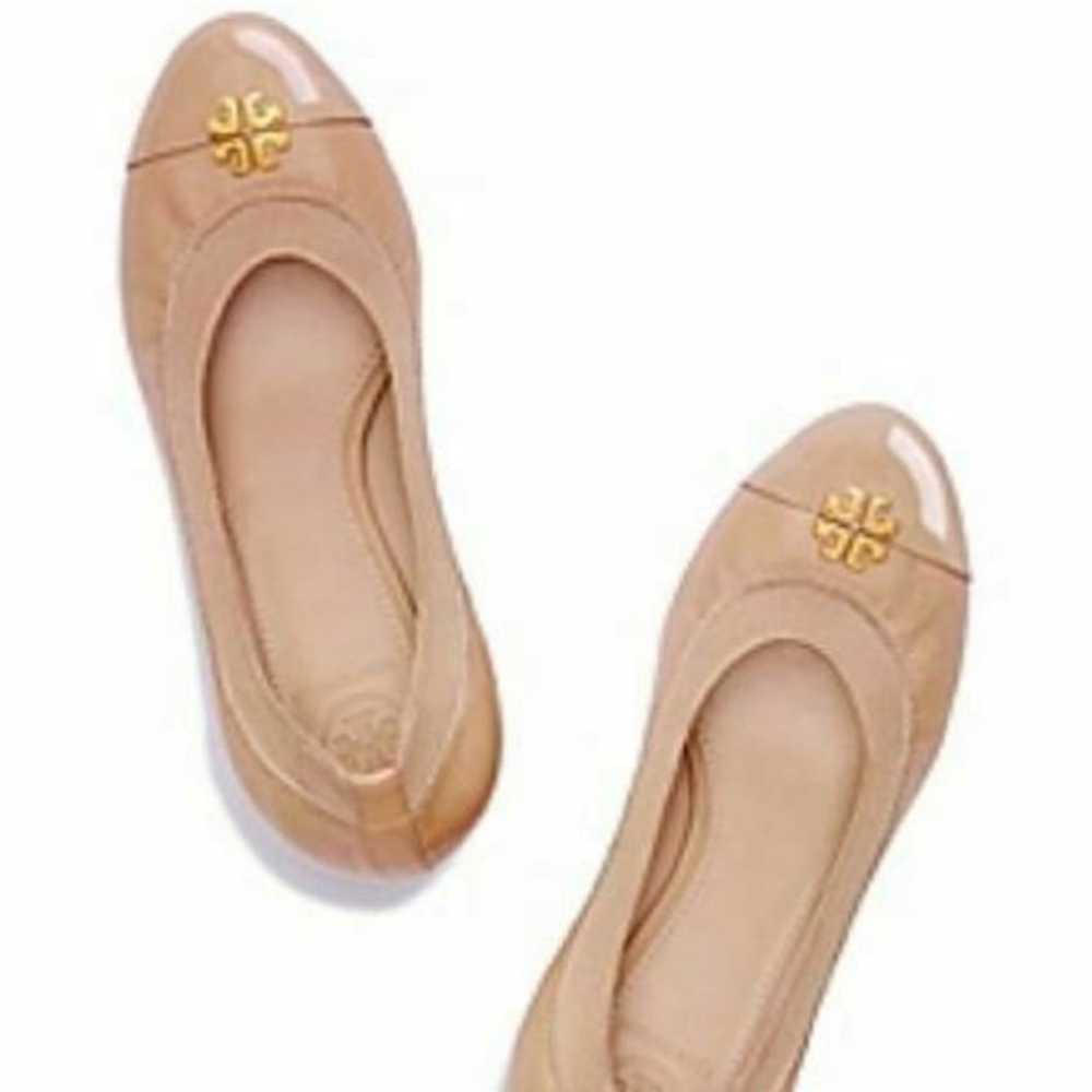 Tory Burch Logo 65mm Jolie Cap Toe Nude Tan Wedge… - image 2