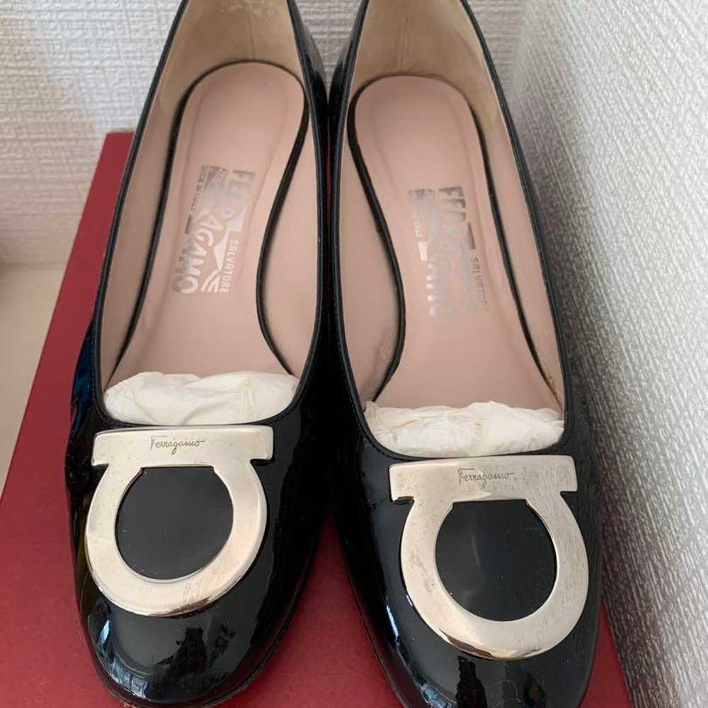 Salvatore Ferragamo pumps, Ferragamo shoes, Ganci… - image 2