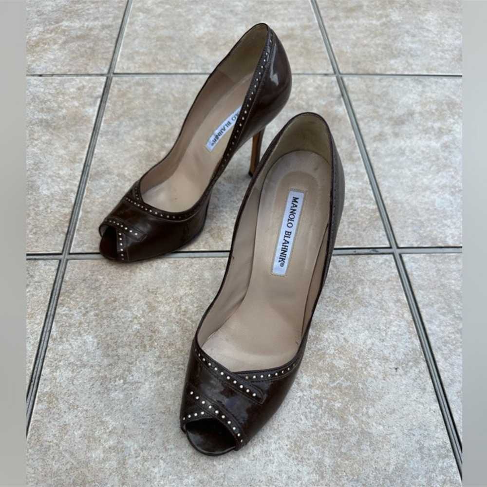 Manolo Blahnik Patent Leather Peep Toe Pumps - image 10