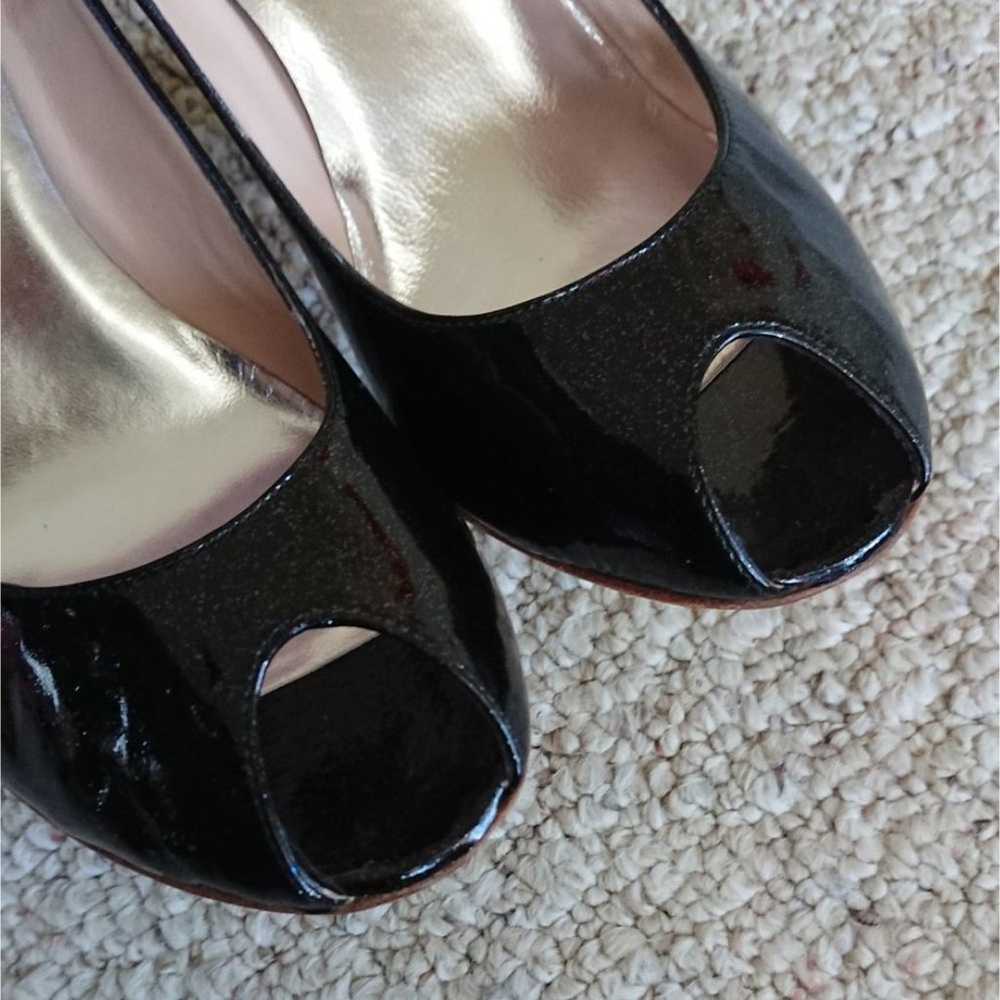 Marc by Marc Jacobs patent open toe pump metallic… - image 7