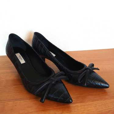 Excellent condition PRADA ribbon pumps size 36.