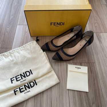 FENDI pumps size 34. - image 1