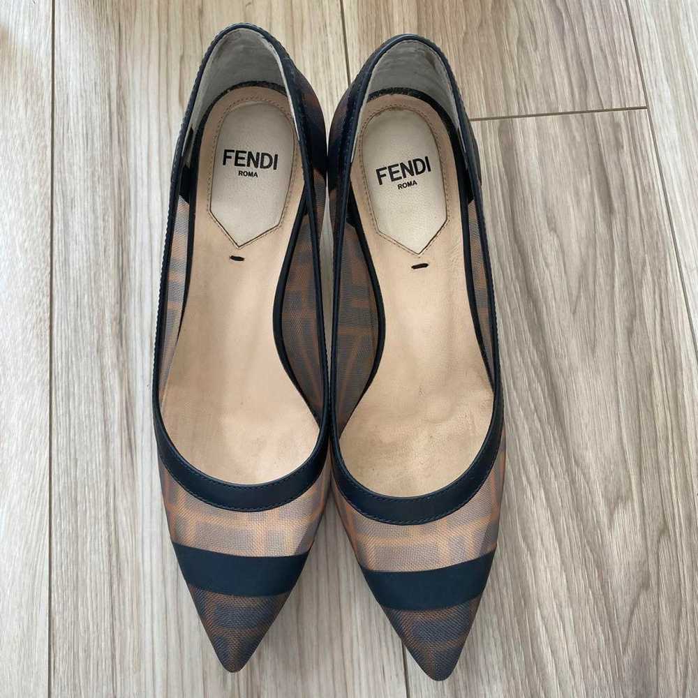 FENDI pumps size 34. - image 2