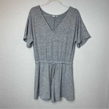 GAP Heathered Gray Vneck Shorts Romper Size Small 