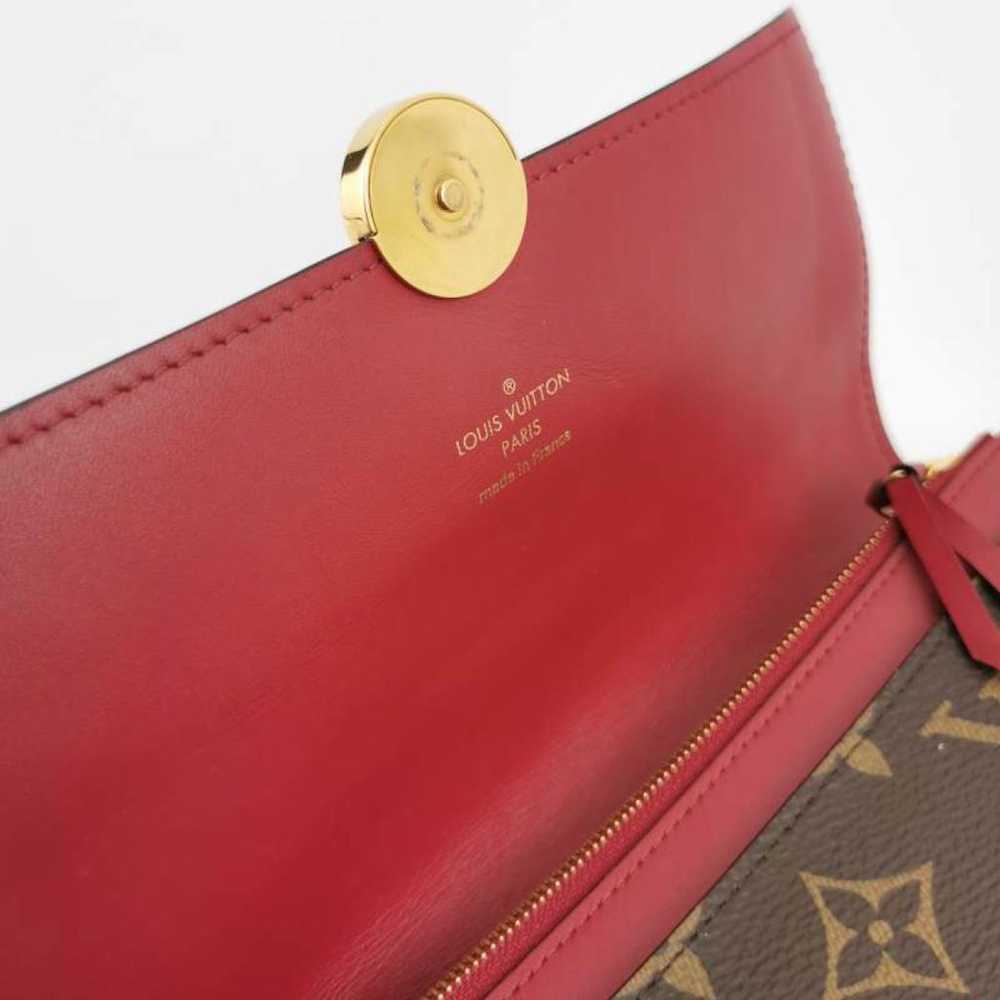 Louis Vuitton Flore chain leather handbag - image 2