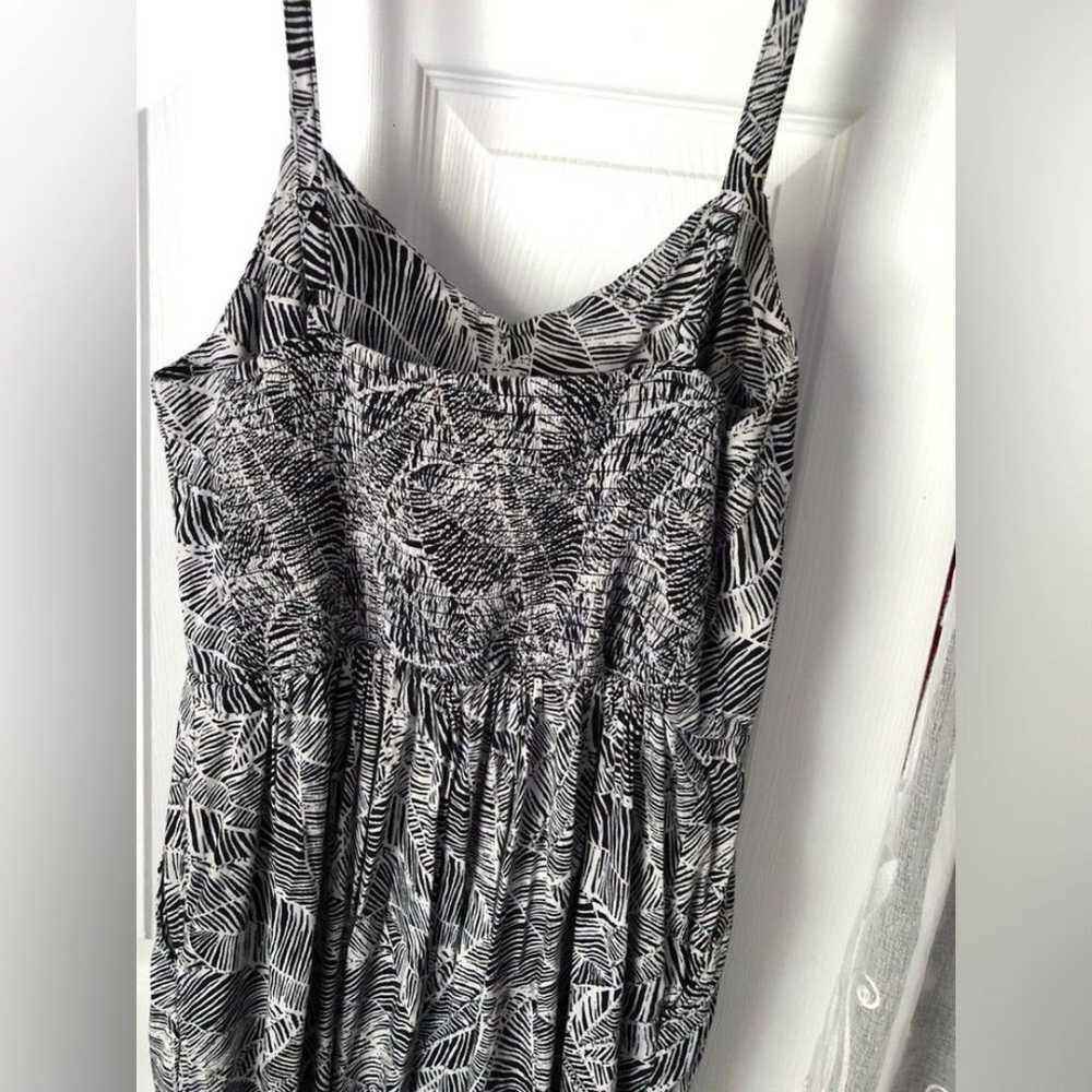 Old navy Printed Cami Jumpsuit Black & White Palm… - image 6