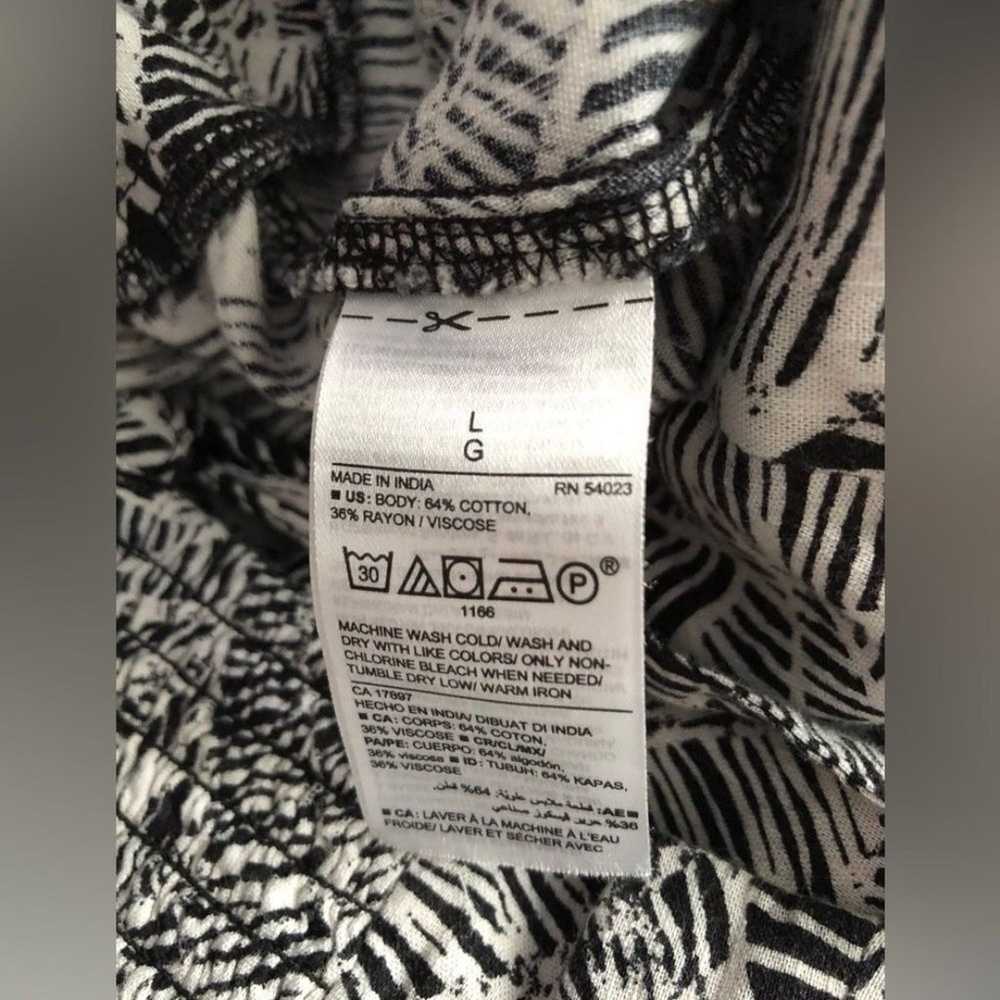 Old navy Printed Cami Jumpsuit Black & White Palm… - image 8