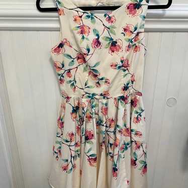 Floral lauren Conrad dress size 6