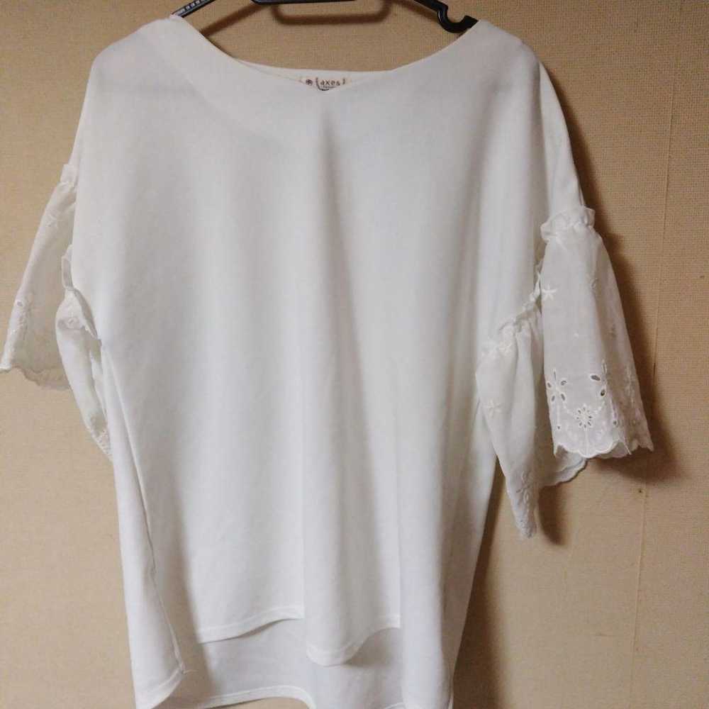 【Vintage】White Flare Sleeve Embroidered Top - image 2