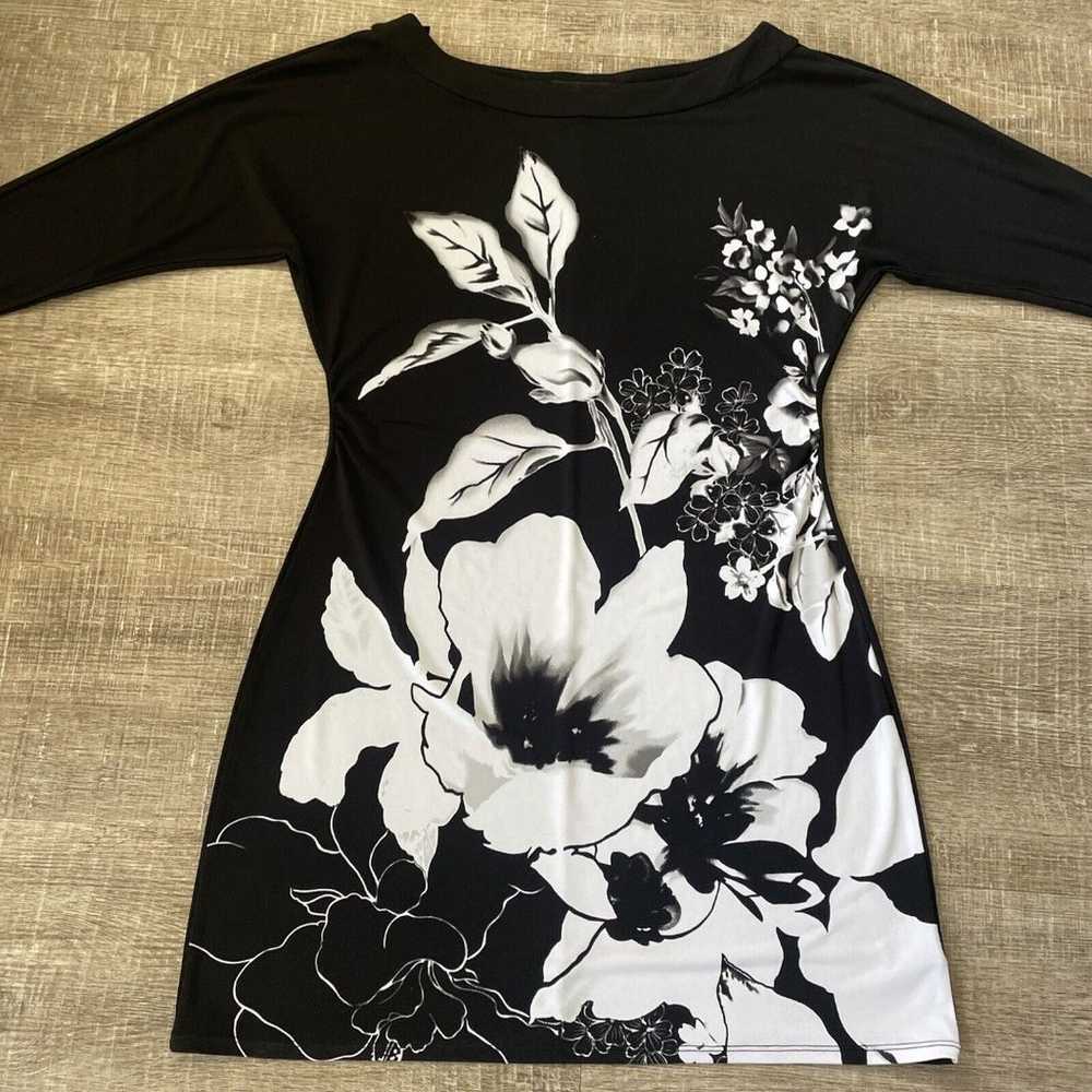 WHBM White House Black Market Womens M Floral Sco… - image 2