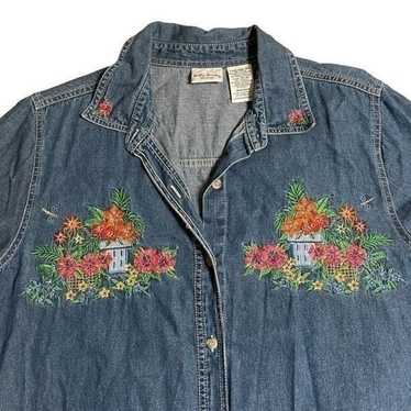 Vintage Bobbie Brooks Woman floral embroidered den