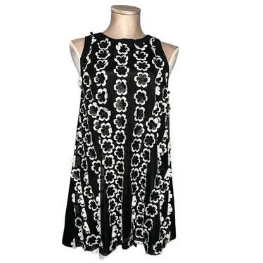 Nicole Miller EUC sleeveless black and white dress