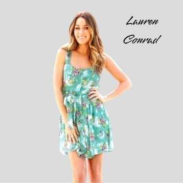 Lauren Conrad flowy beautiful summer dress! New