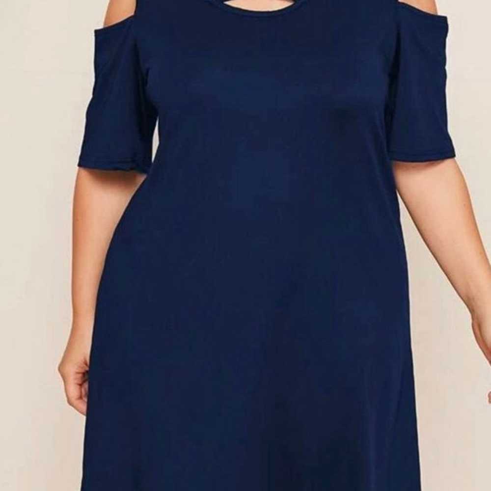 Criss cross 0X cold shoulder dress new navy blue … - image 2