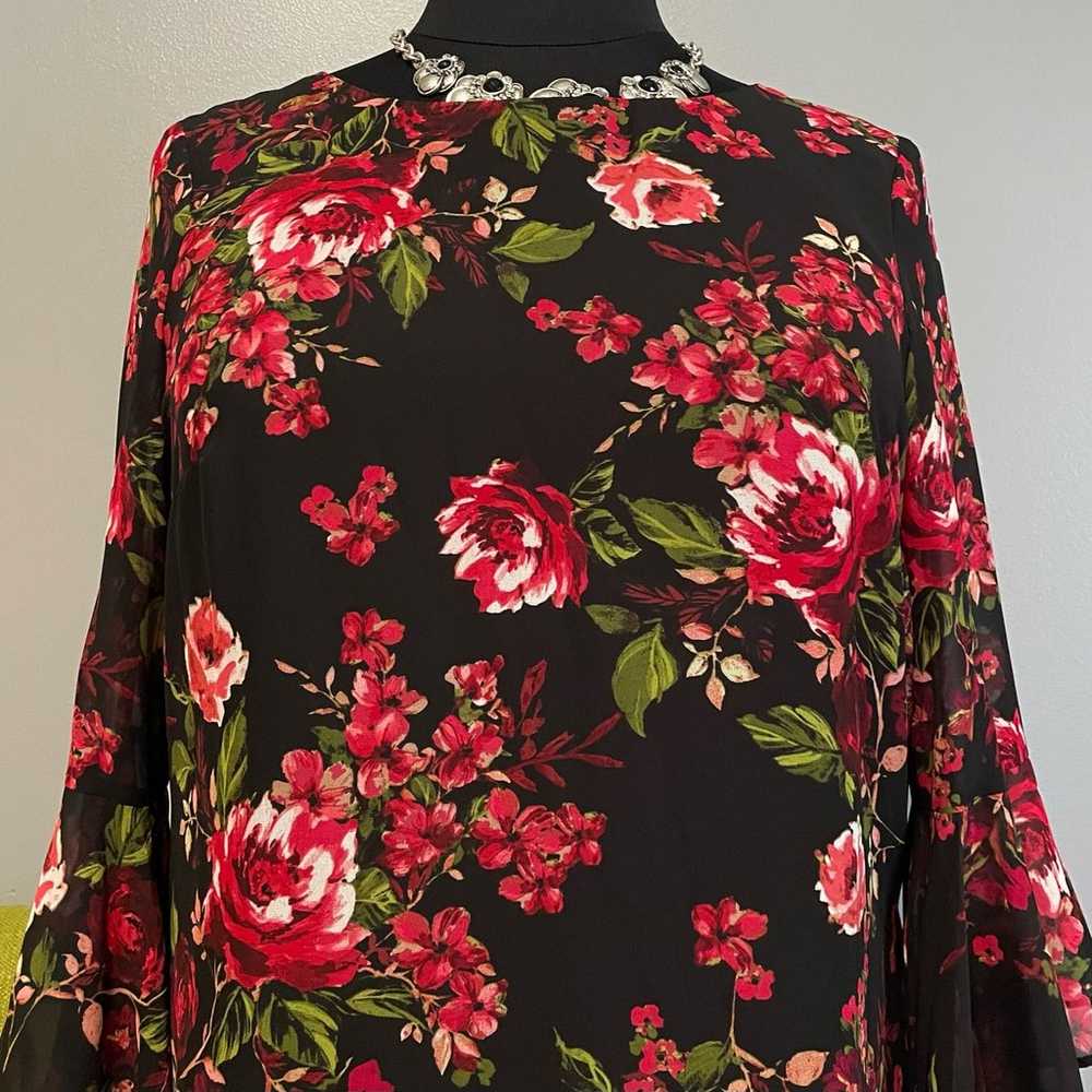 Nine West Black Red Floral Bell Sleeve Cocktail S… - image 2