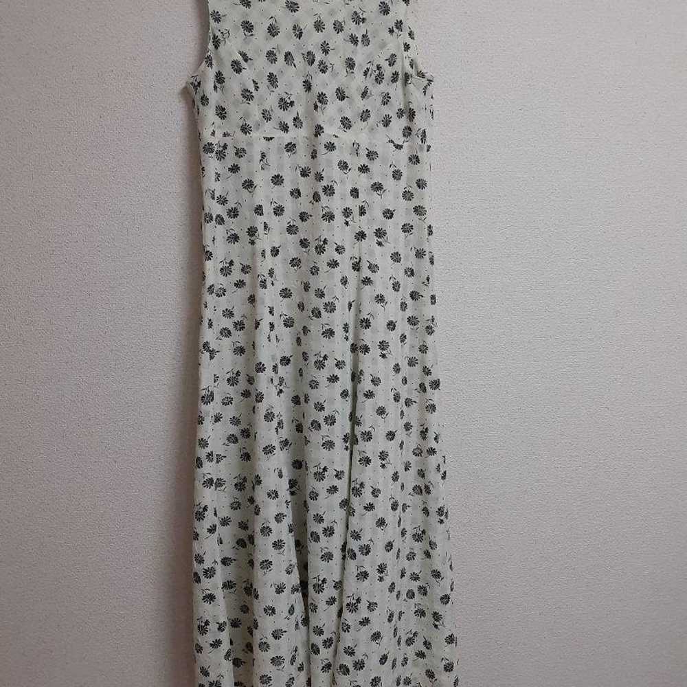 Daisy pattern dress. - image 6