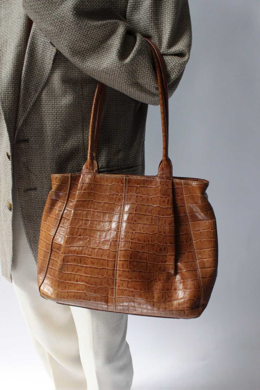 90s Caramel Embossed Leather Purse - image 2