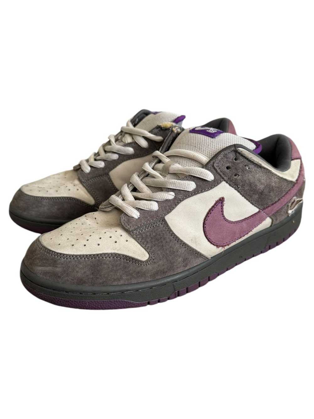 Nike 2006 OG Purple Pigeon Dunk Low SB - image 1