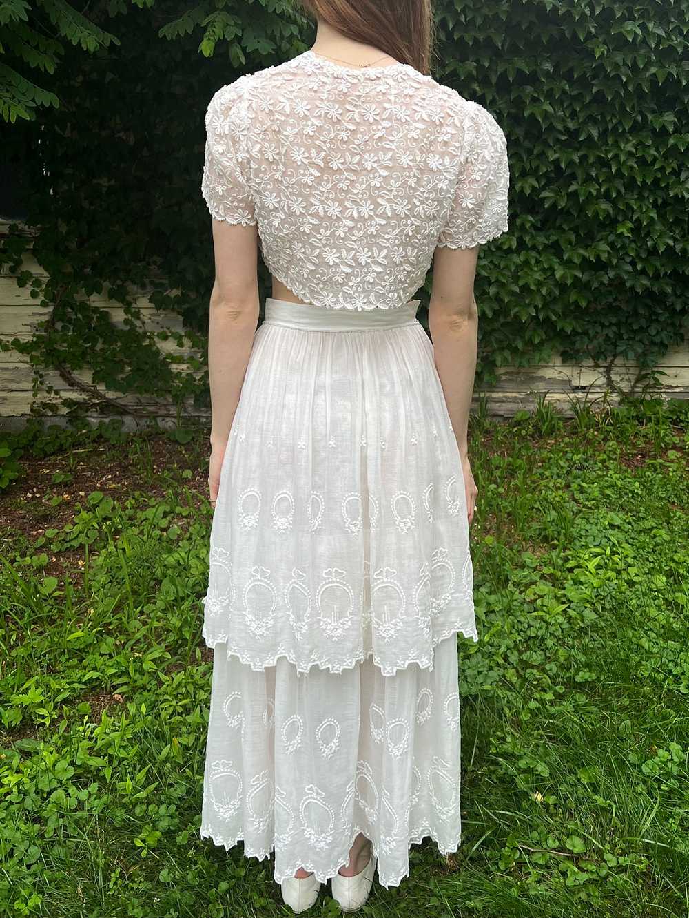 1910s White Cotton Embroidered Floral Lace Tiered… - image 11