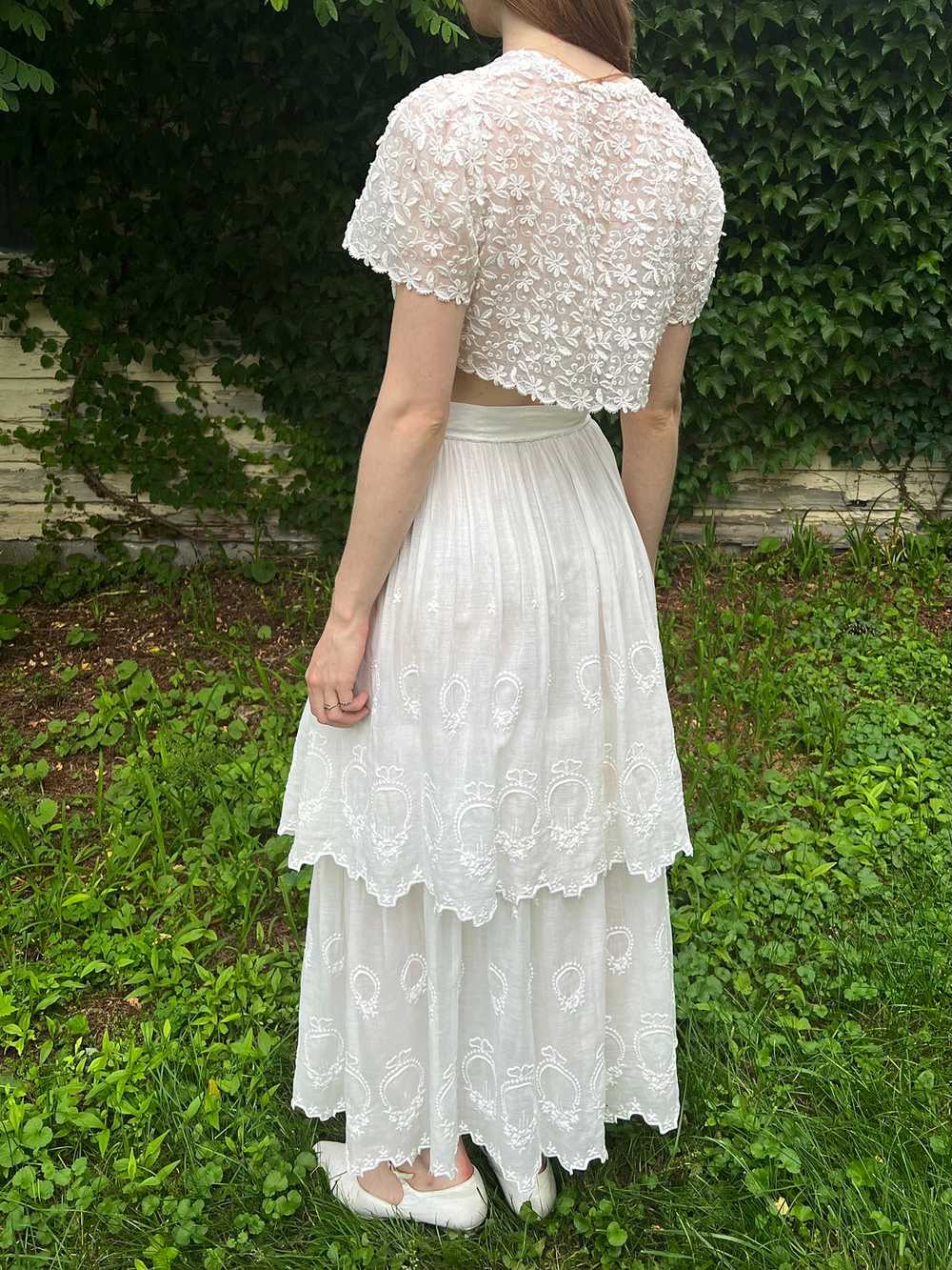 1910s White Cotton Embroidered Floral Lace Tiered… - image 9