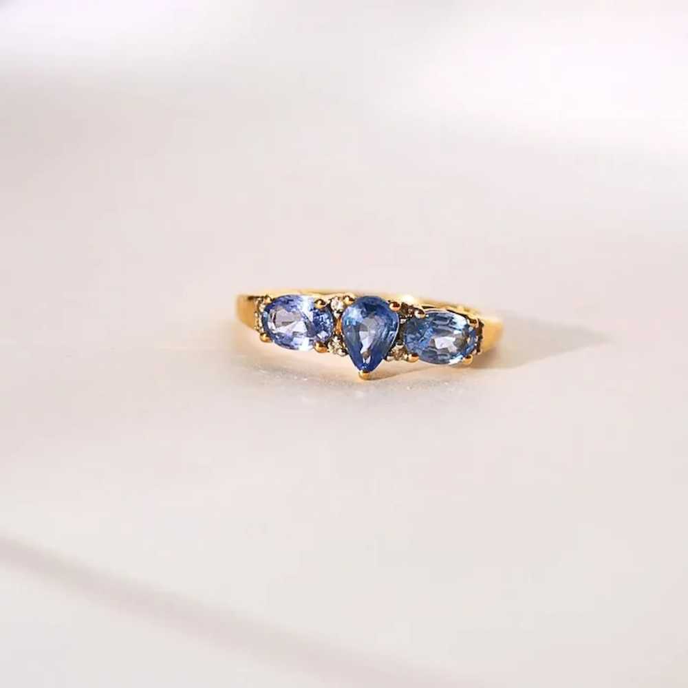 Royal Blue Ceylon Sapphire 3-stone Gold Band Ring - image 10