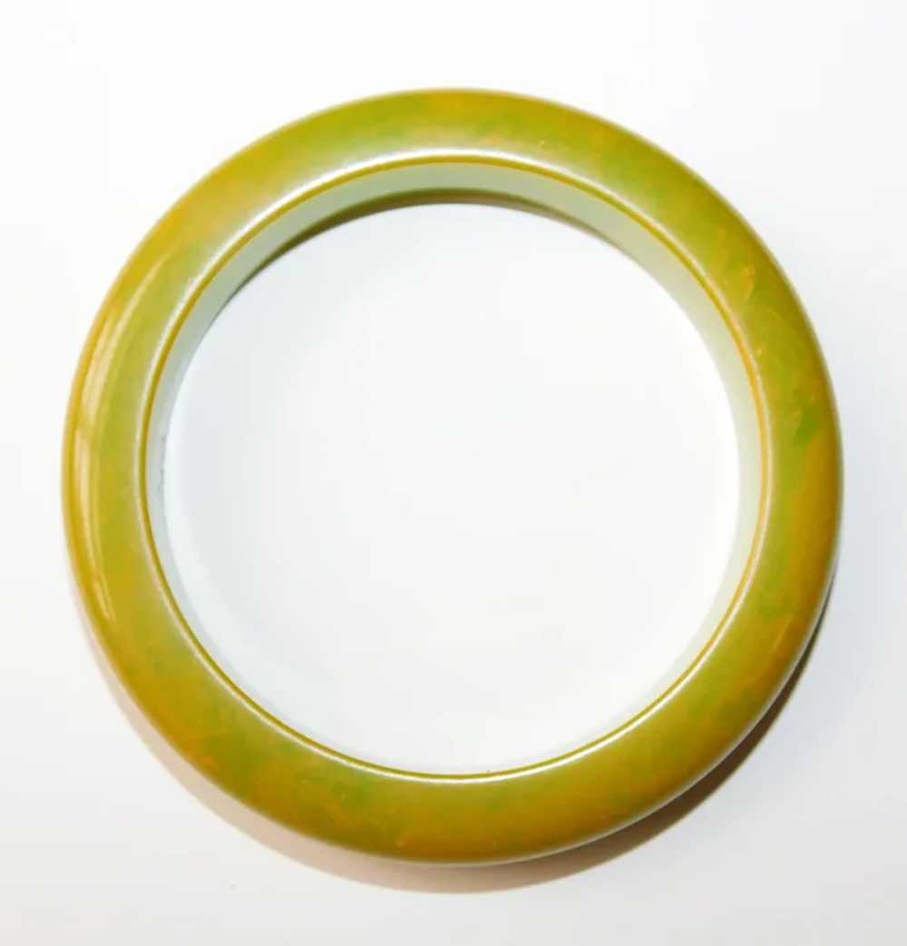 Awesome GREEN BAKELITE Vintage Bangle Bracelet - image 2