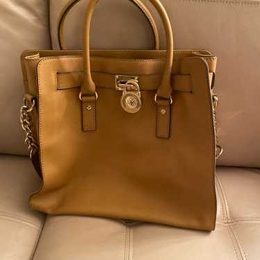 Like new Michael Kors shoulder bag