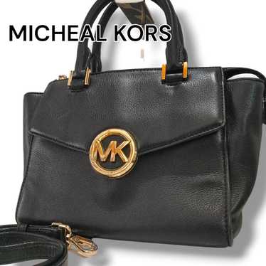 Michael Kors handbag 2-way leather with hardware.