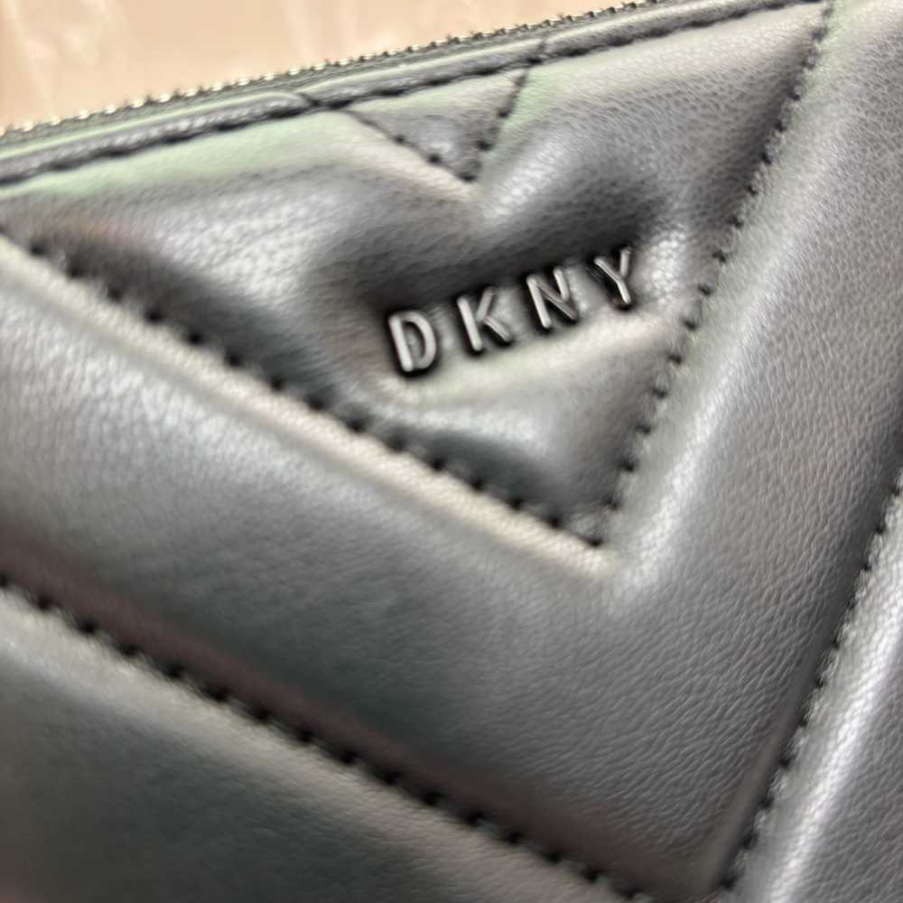 DKNY Vivian TZ Satchel Like New - image 9