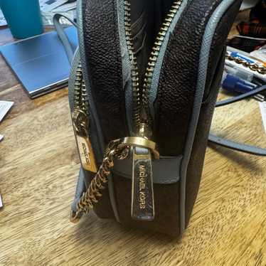 micheal kors crossbody